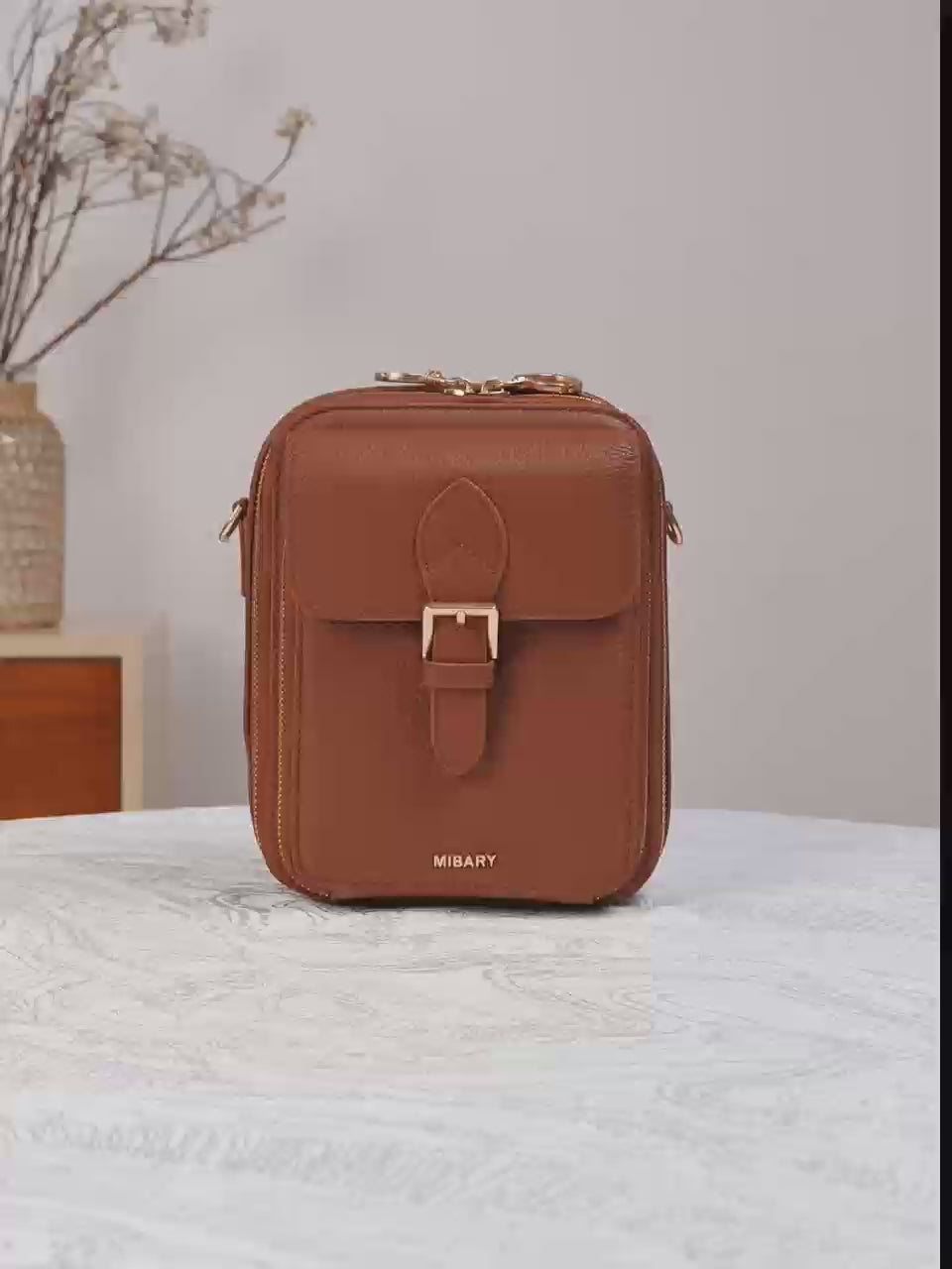 The Staple Shoulder Bag (2.0L) Beige